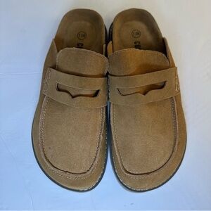 CUSHIONAIRE Women’s Zola Suede Clog Size 7.5